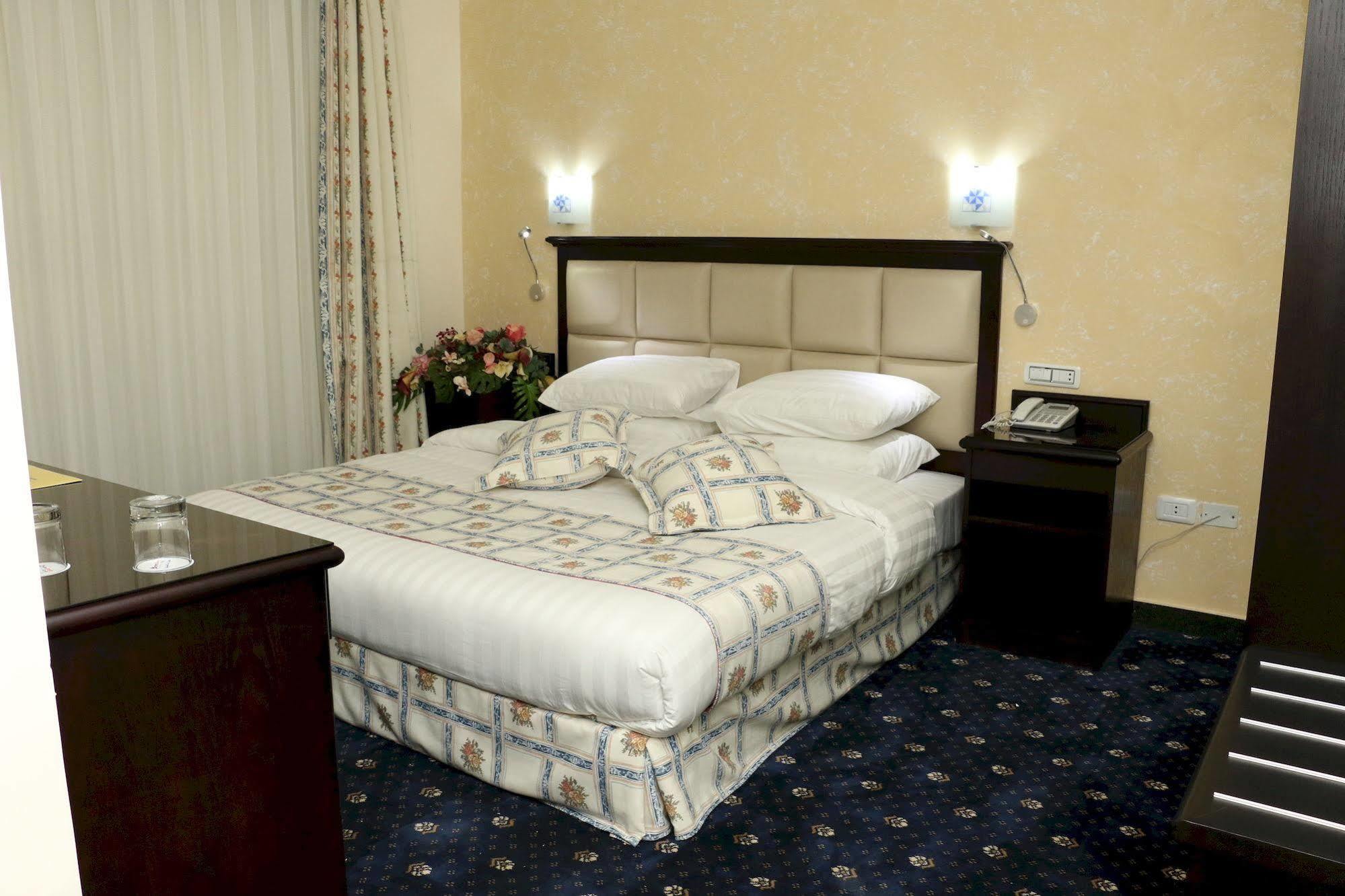 Отель Arena Space 4*